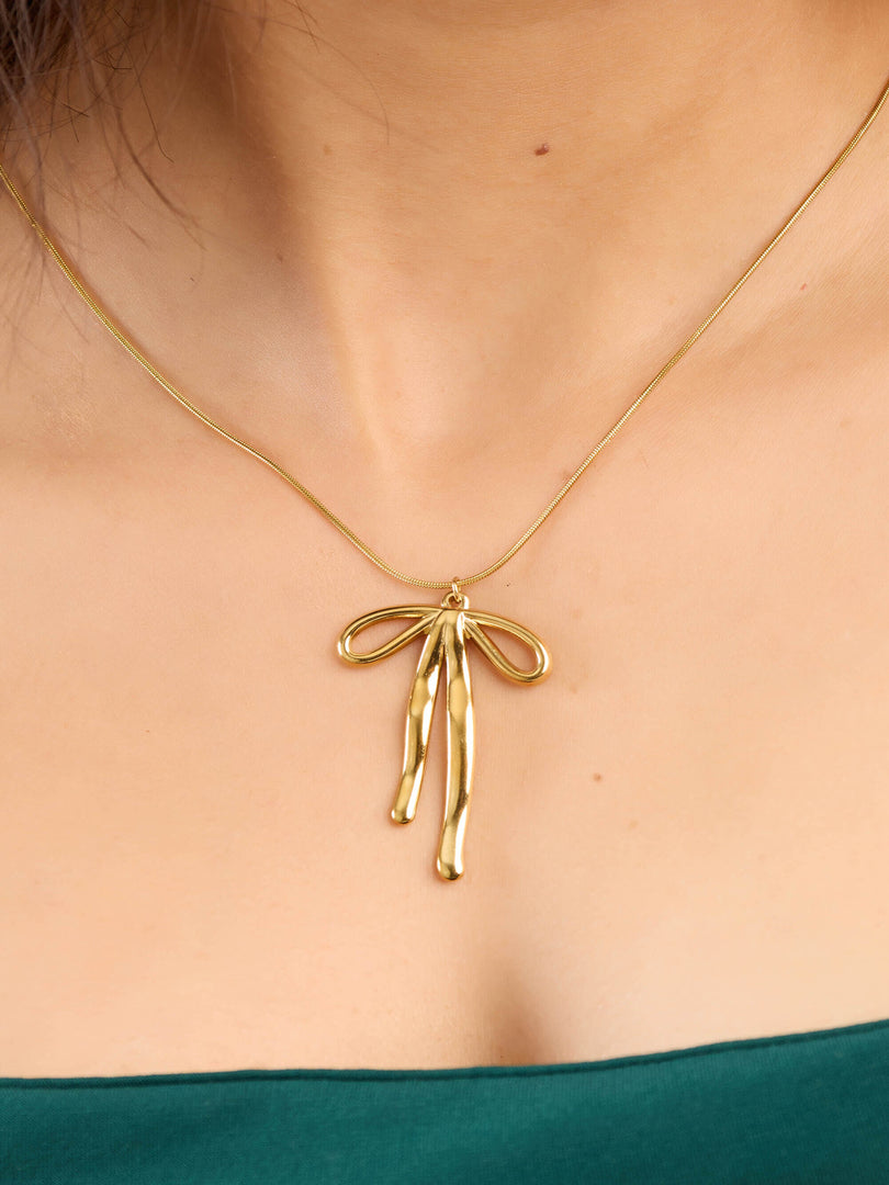 Ribbon Flow Necklace