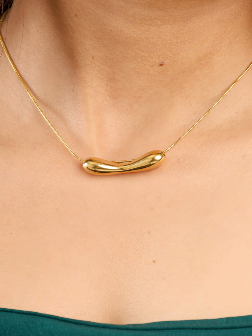 Solace Curve Necklace