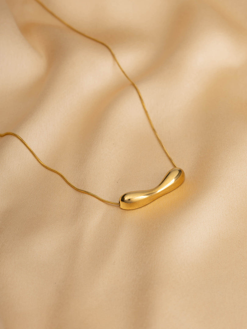 Solace Curve Necklace