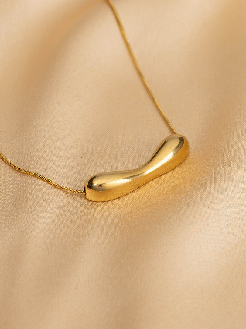 Solace Curve Necklace