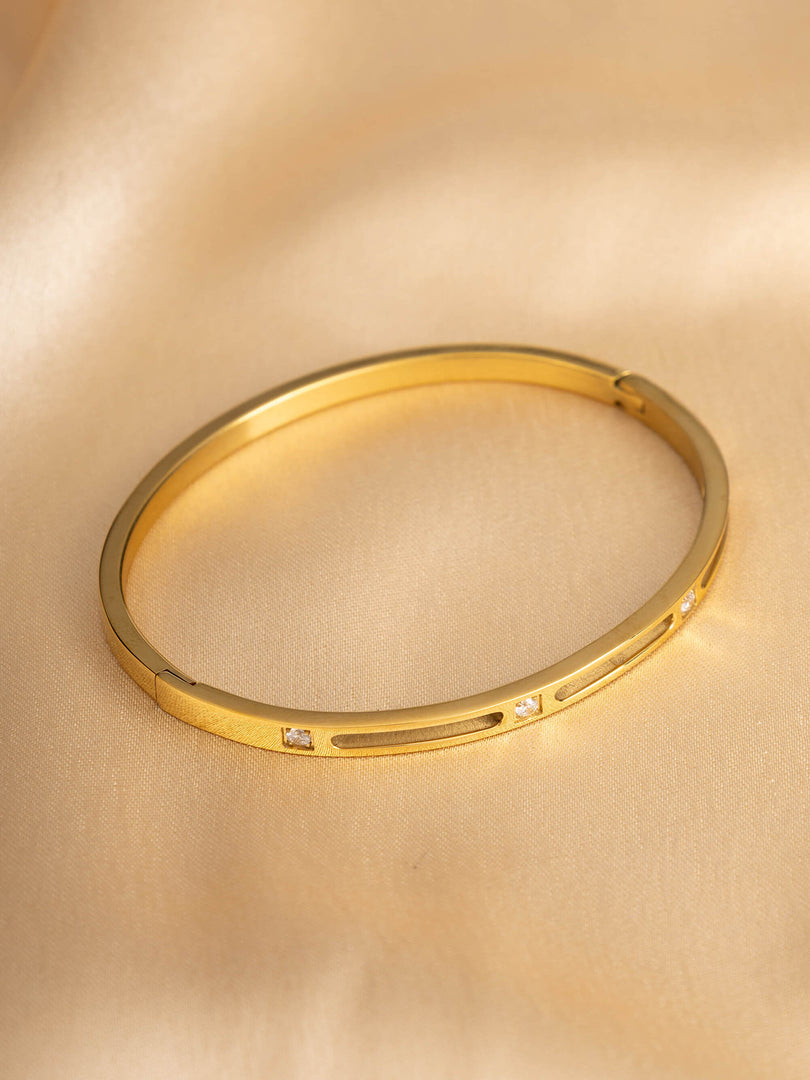 Luma Stride Crystal Bangle