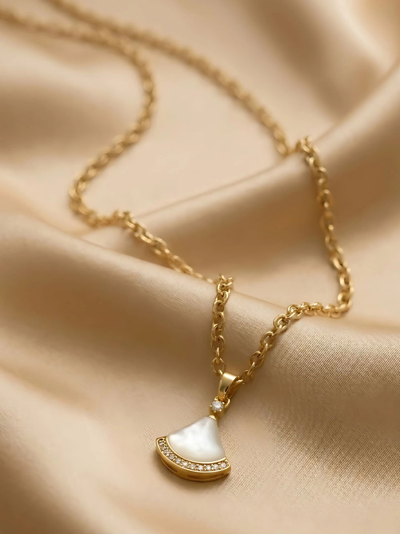 Pearl Fan Pendant Necklace