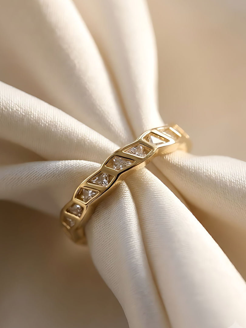 Diamond Lattice Crystal Band Ring