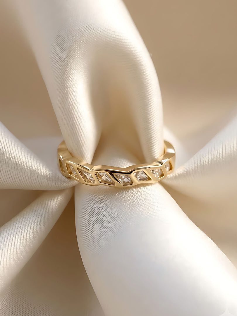 Diamond Lattice Crystal Band Ring