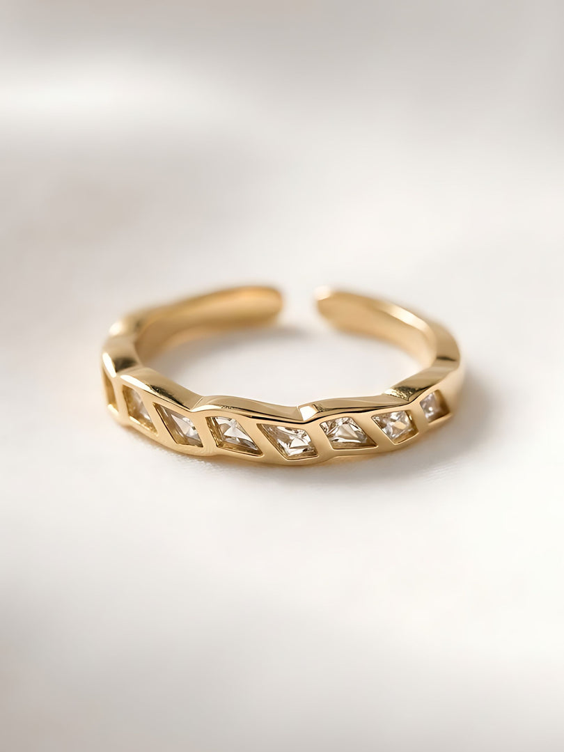 Diamond Lattice Crystal Band Ring