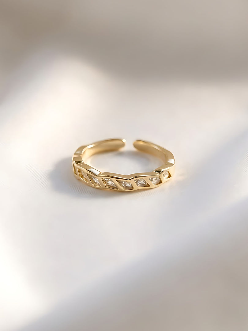 Diamond Lattice Crystal Band Ring