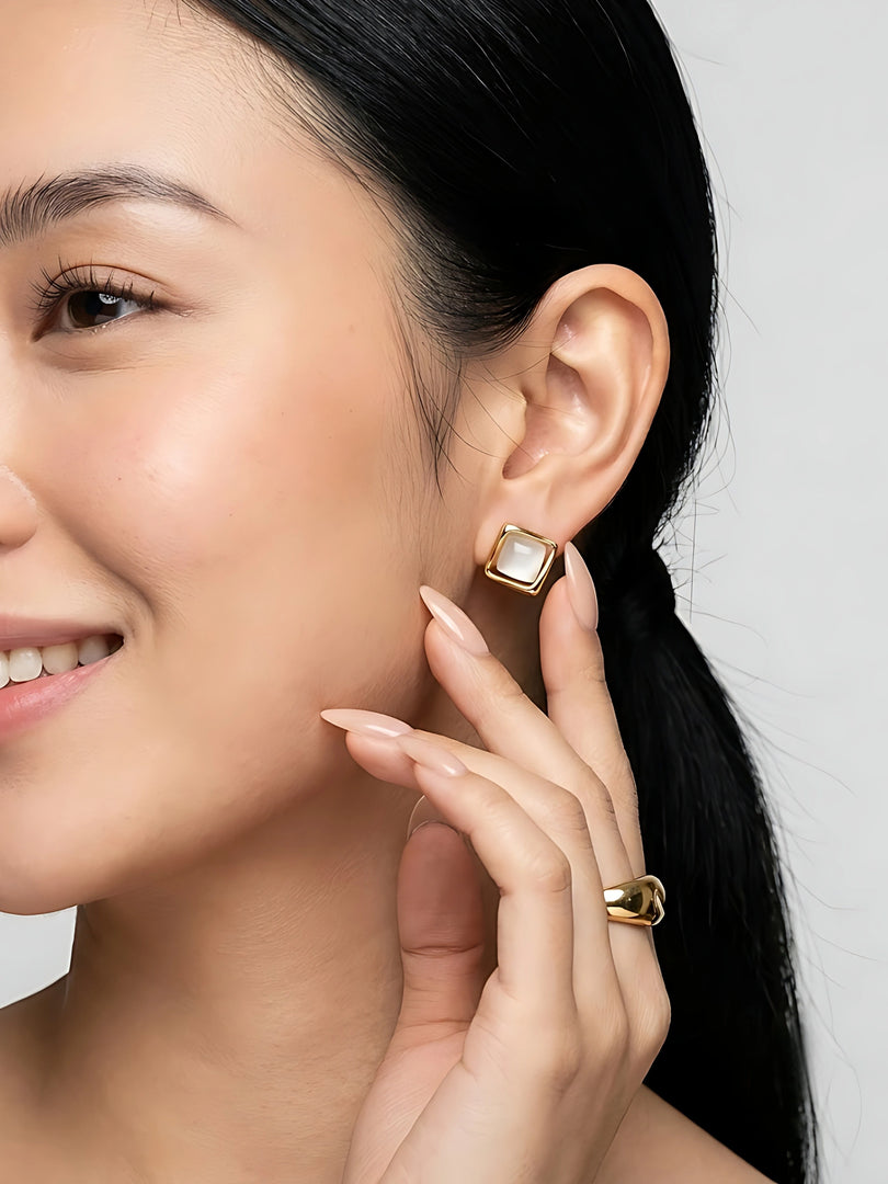 Luna Pearl Square Stud Earrings