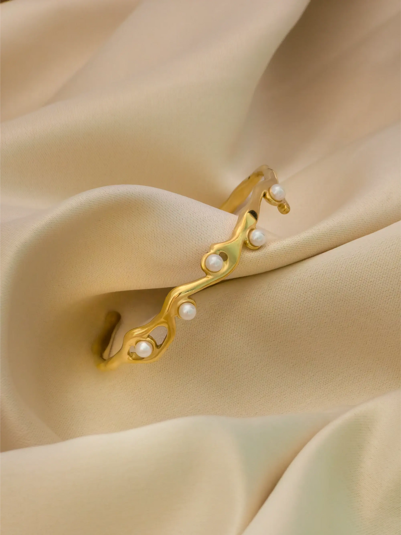 The Seraphina Pearl Bracelet