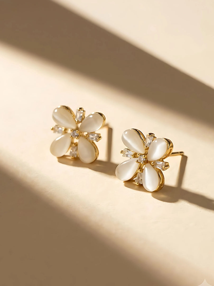 Daisy Glow Stud Earrings