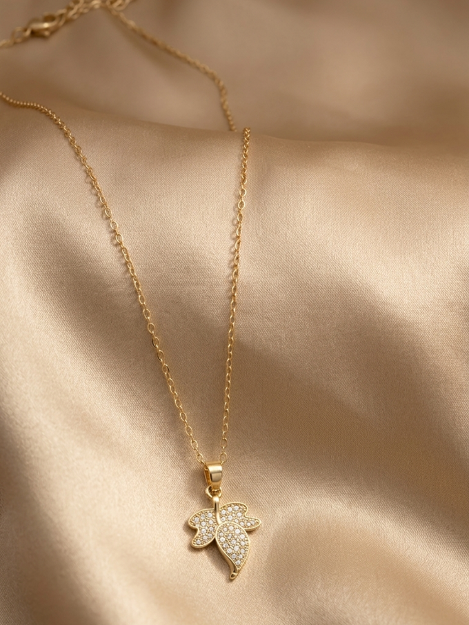 Ivy Leaf Pendant Necklace
