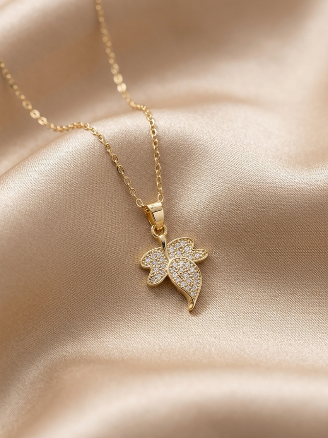 Ivy Leaf Pendant Necklace