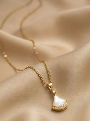 Pearl Fan Pendant Necklace