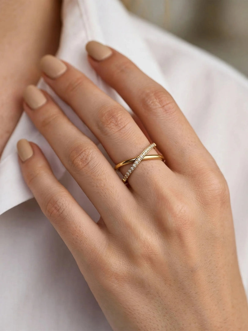 Aura Cross-Over Ring