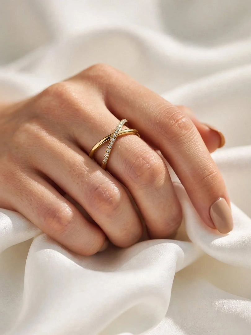 Aura Cross-Over Ring