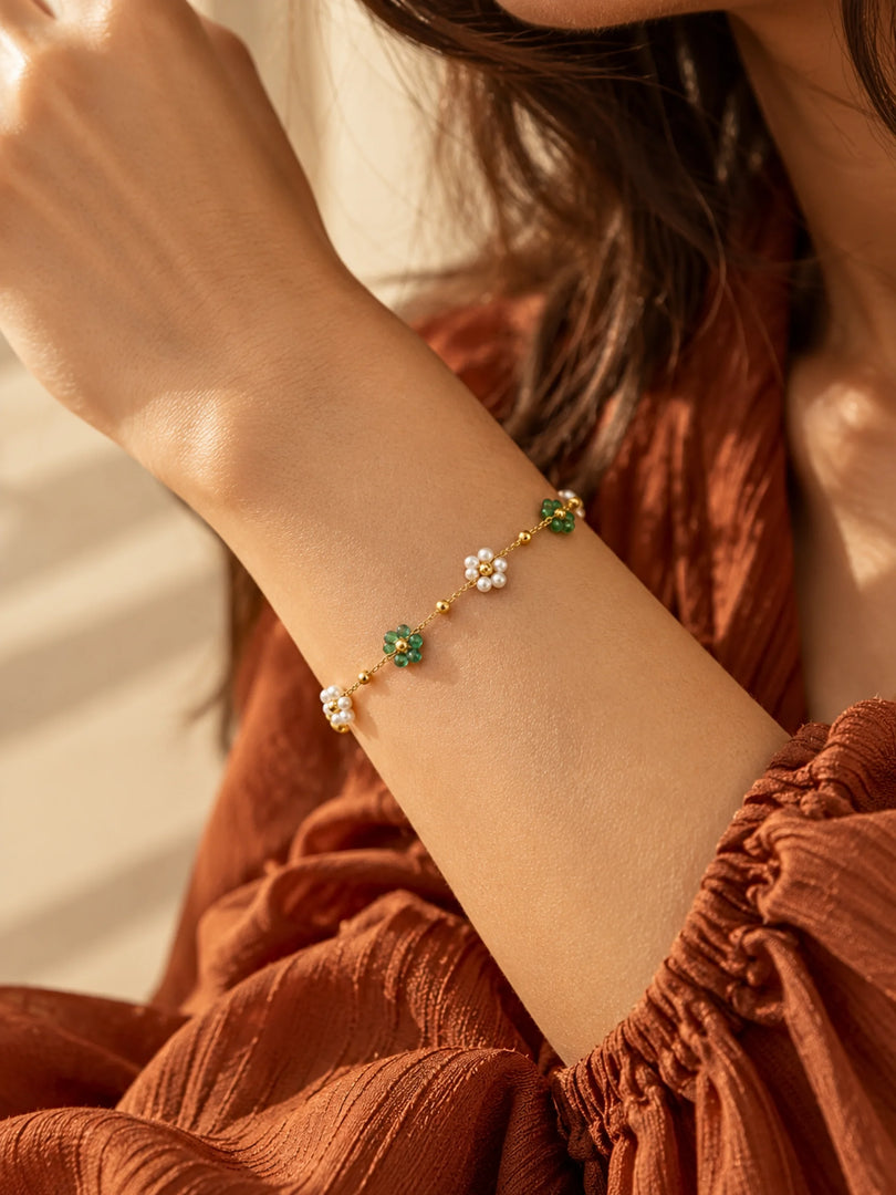 Pearl & Emerald Daisy Beaded Bracelet