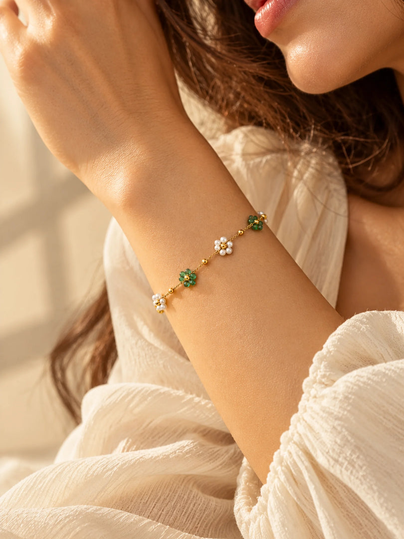 Pearl & Emerald Daisy Beaded Bracelet
