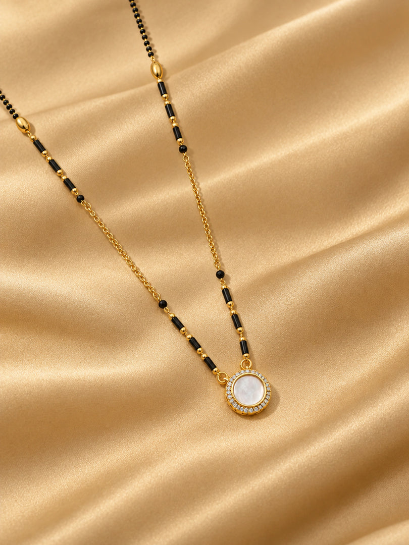 Luna Pearl Halo Mangalsutra