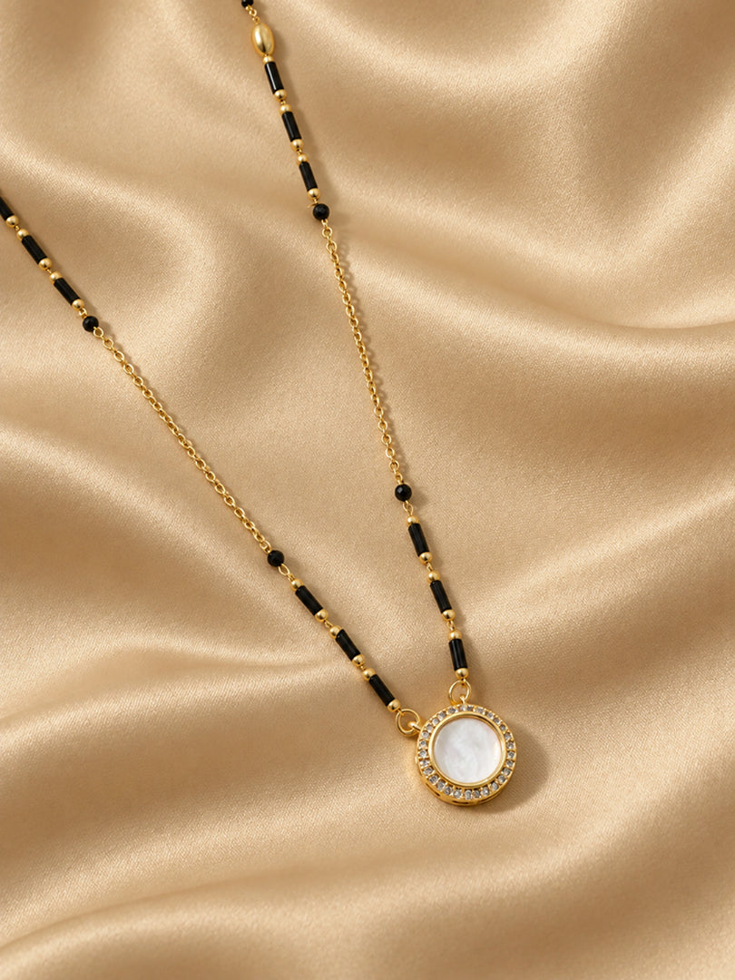 Luna Pearl Halo Mangalsutra