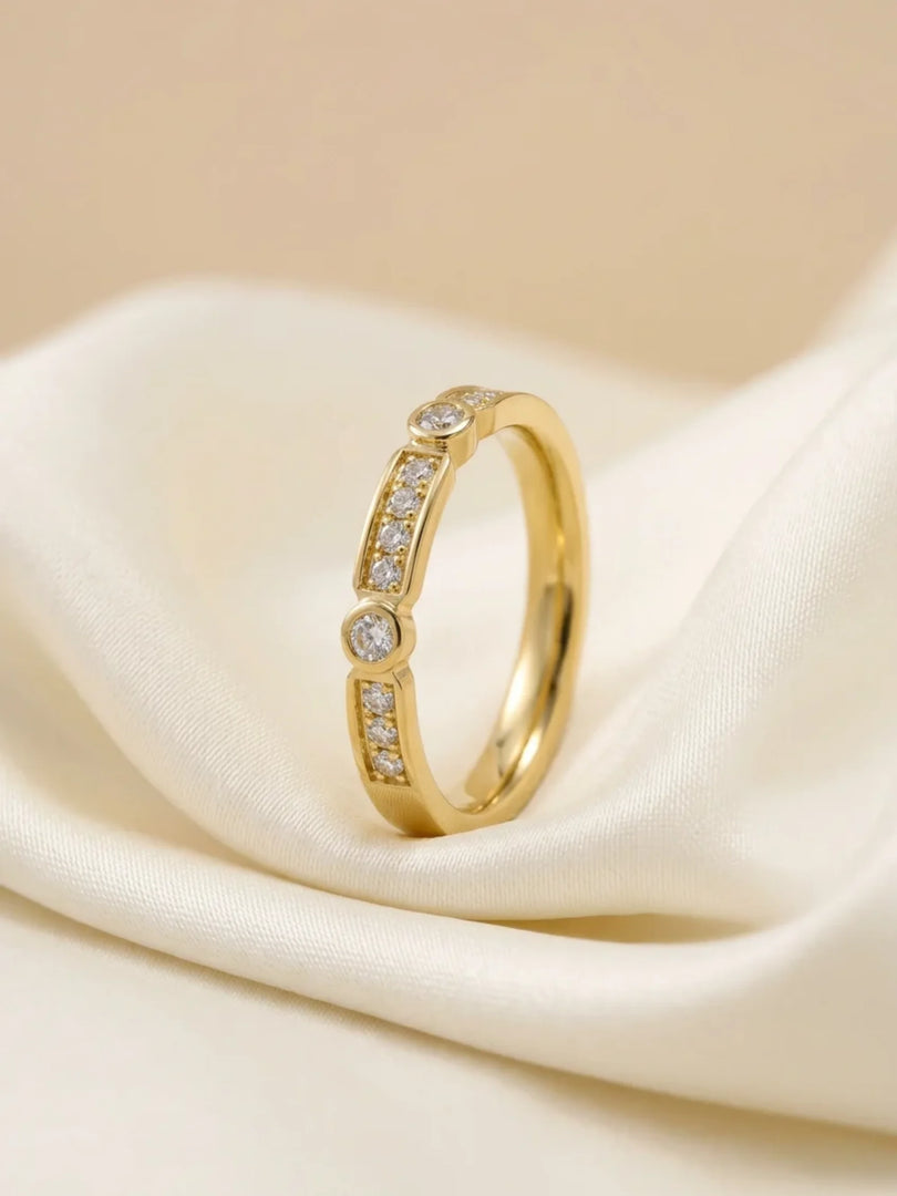 Serene Link Pave Ring