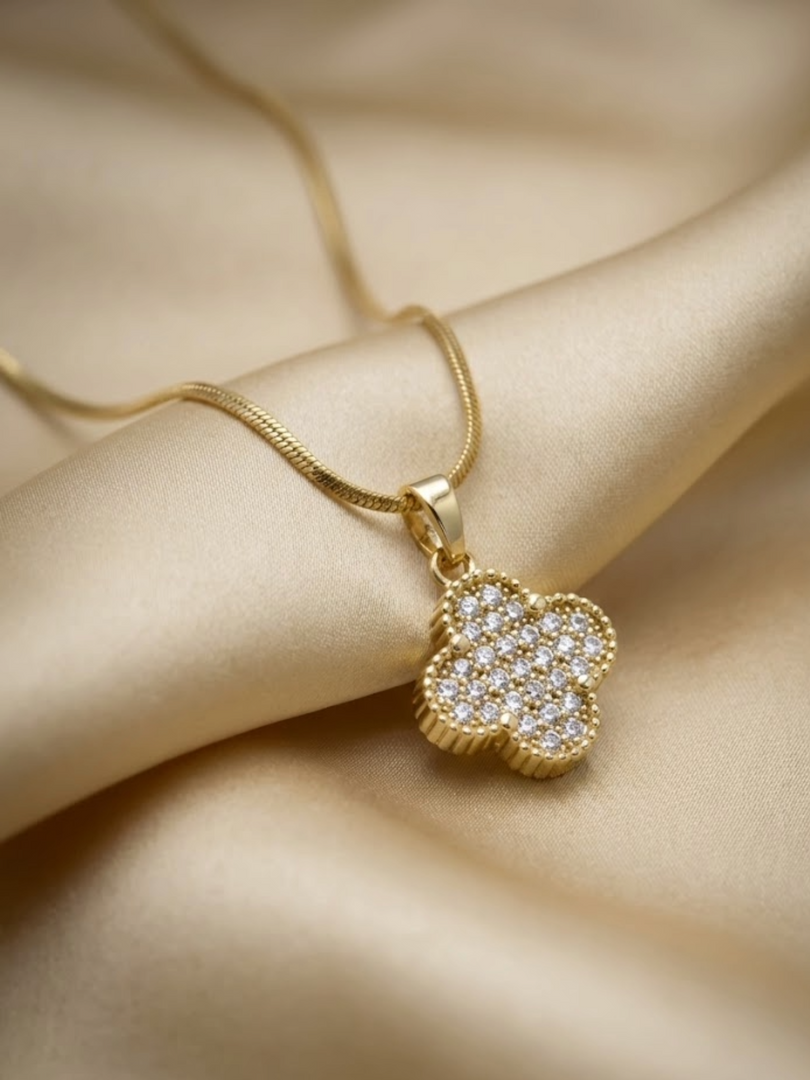 Luna Clover Spark Necklace