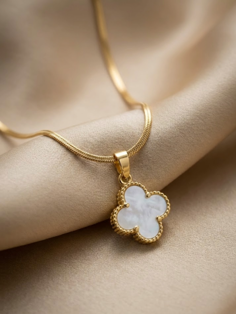 Luna Clover Spark Necklace