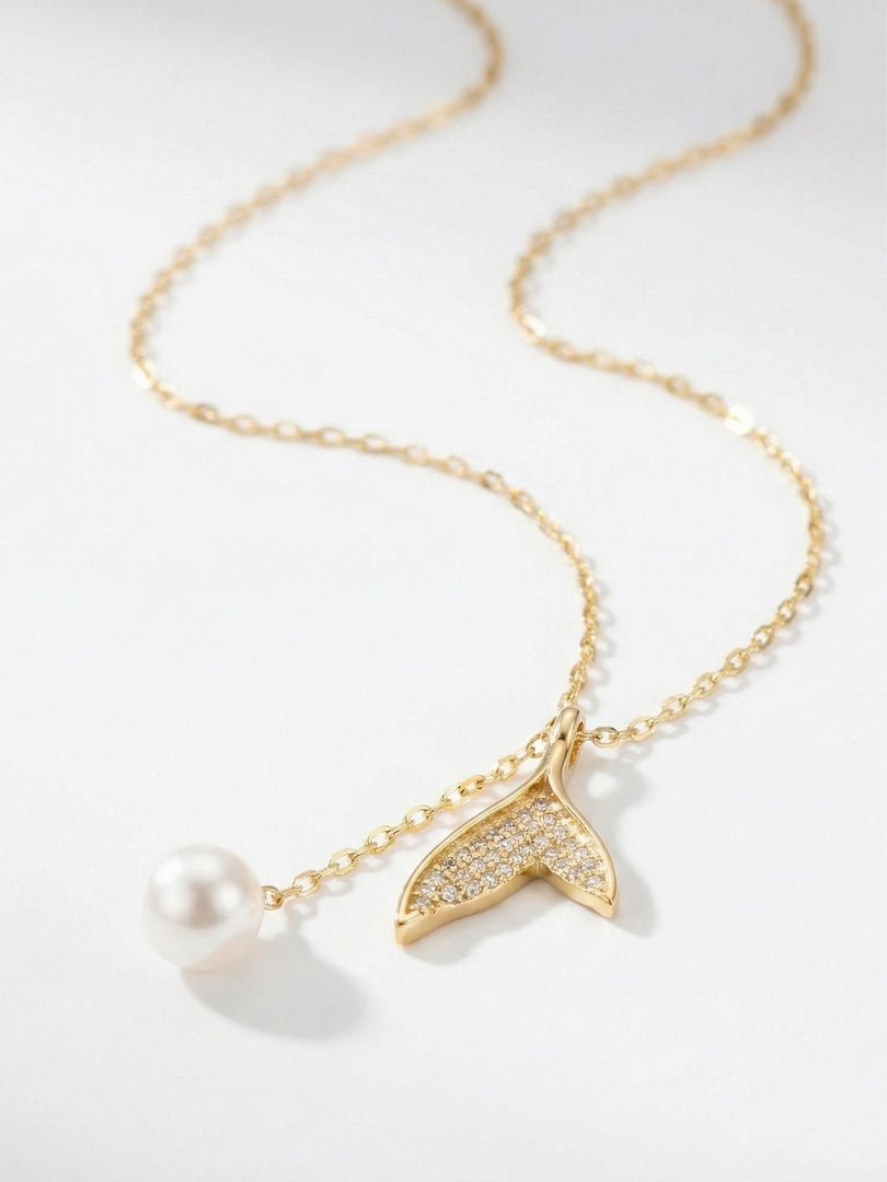 Glam Wave Pearl Necklace