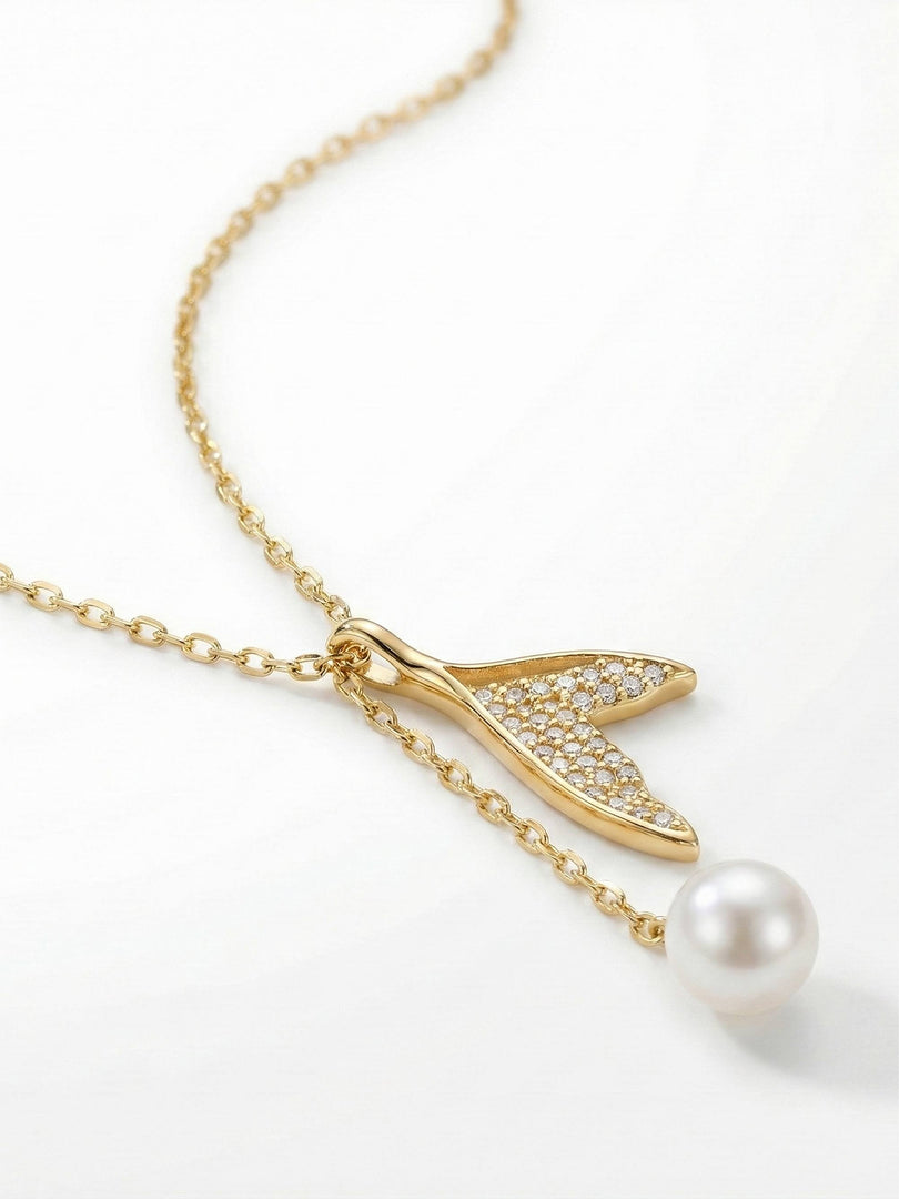 Glam Wave Pearl Necklace