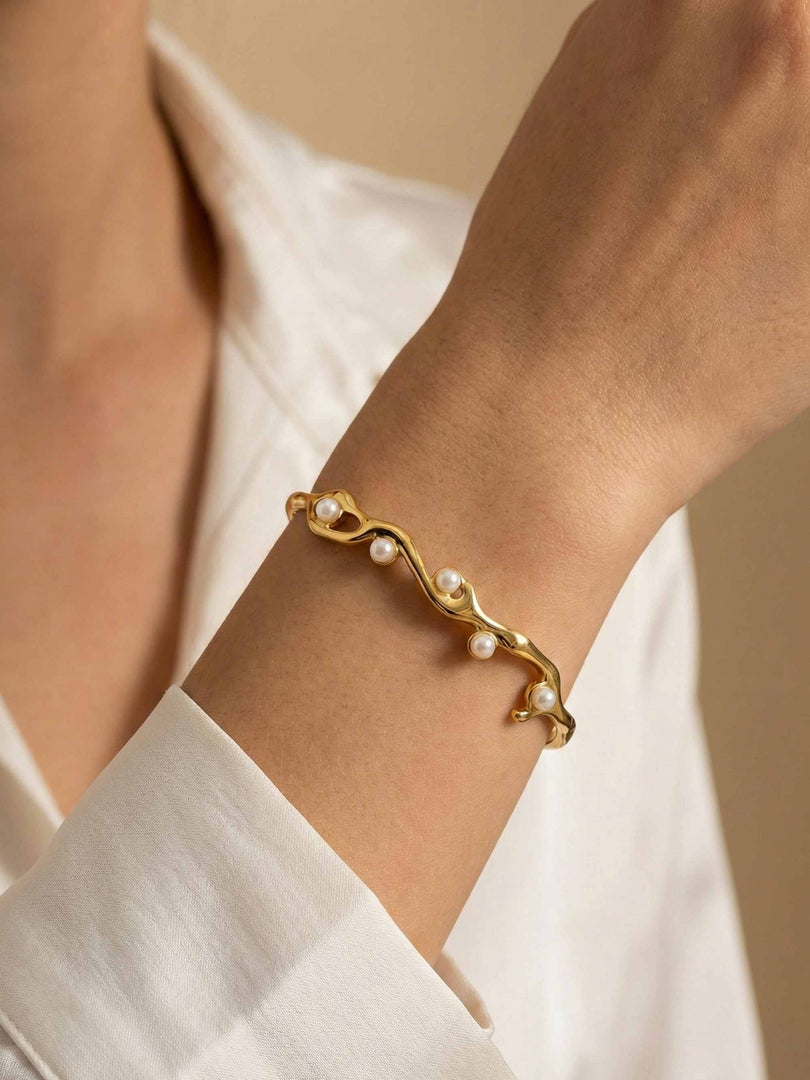 The Seraphina Pearl Bracelet