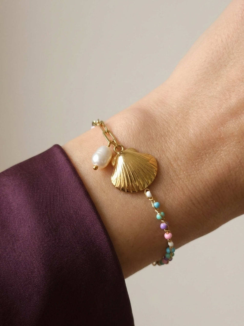 Shoreline Glow Shell Necklace