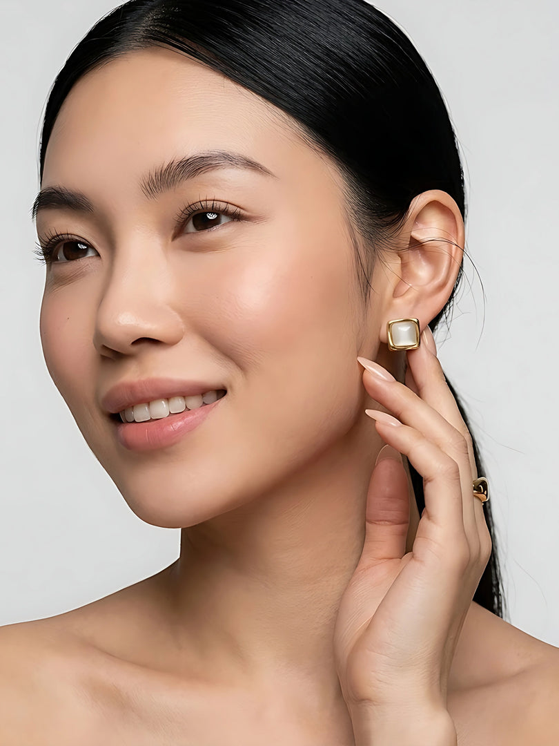 Luna Pearl Square Stud Earrings