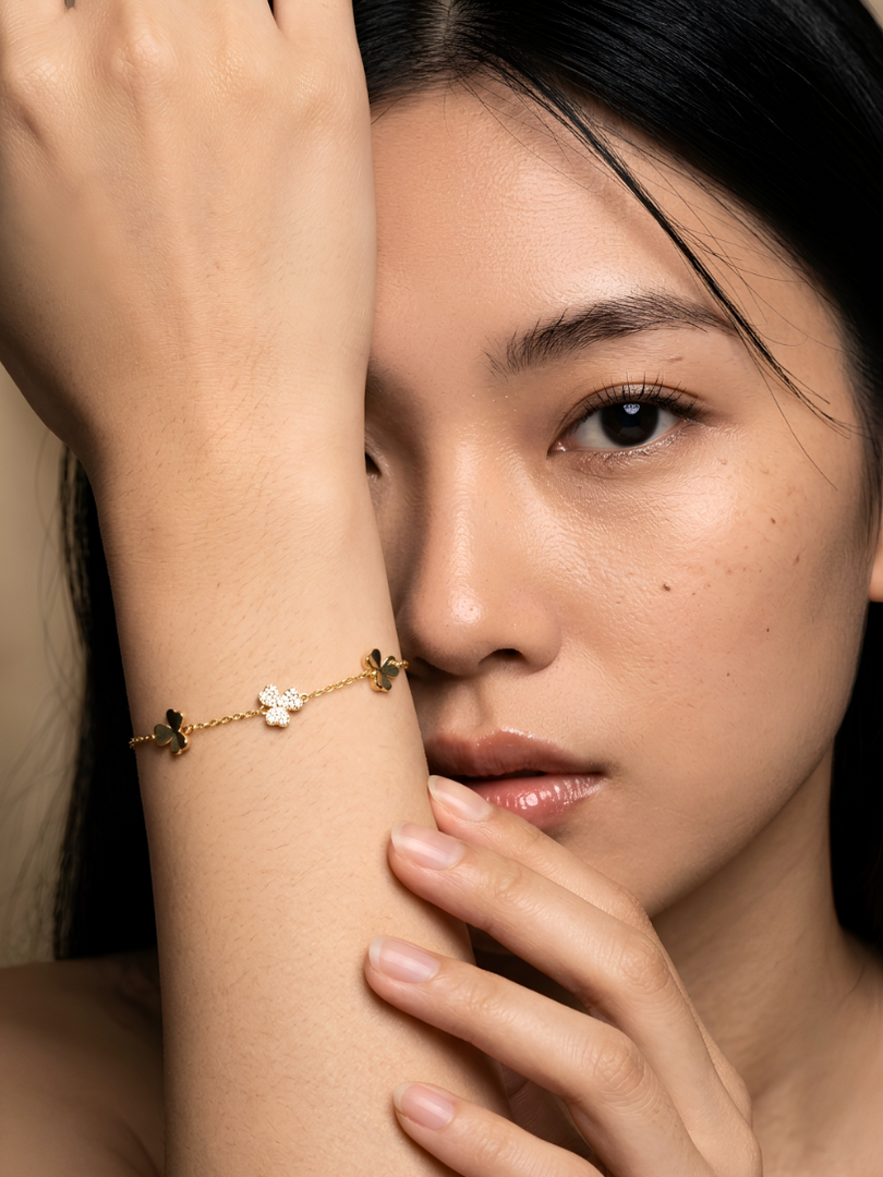 Golden Trifolium Whisper Bracelet