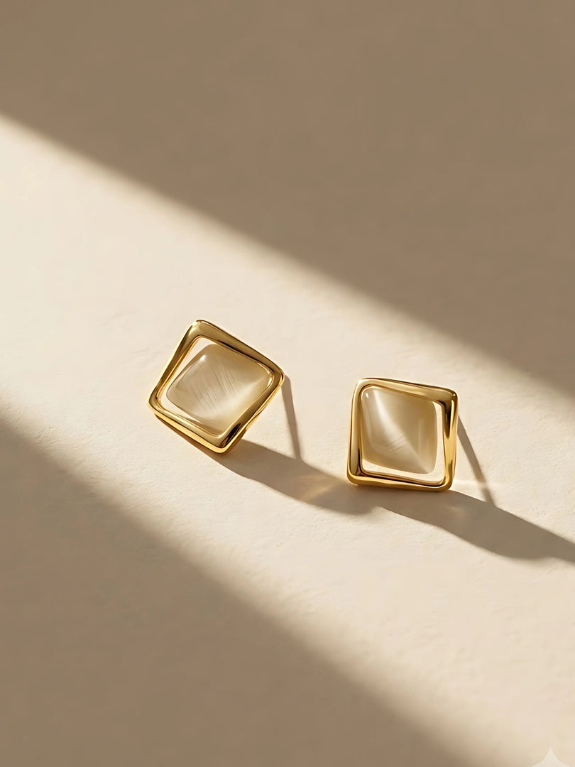 Luna Pearl Square Stud Earrings