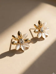 Bloom Pearl Stud Earrings