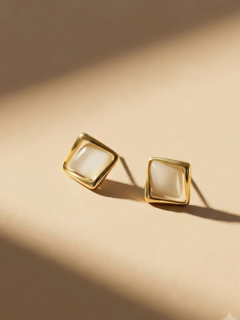 Luna Pearl Square Stud Earrings