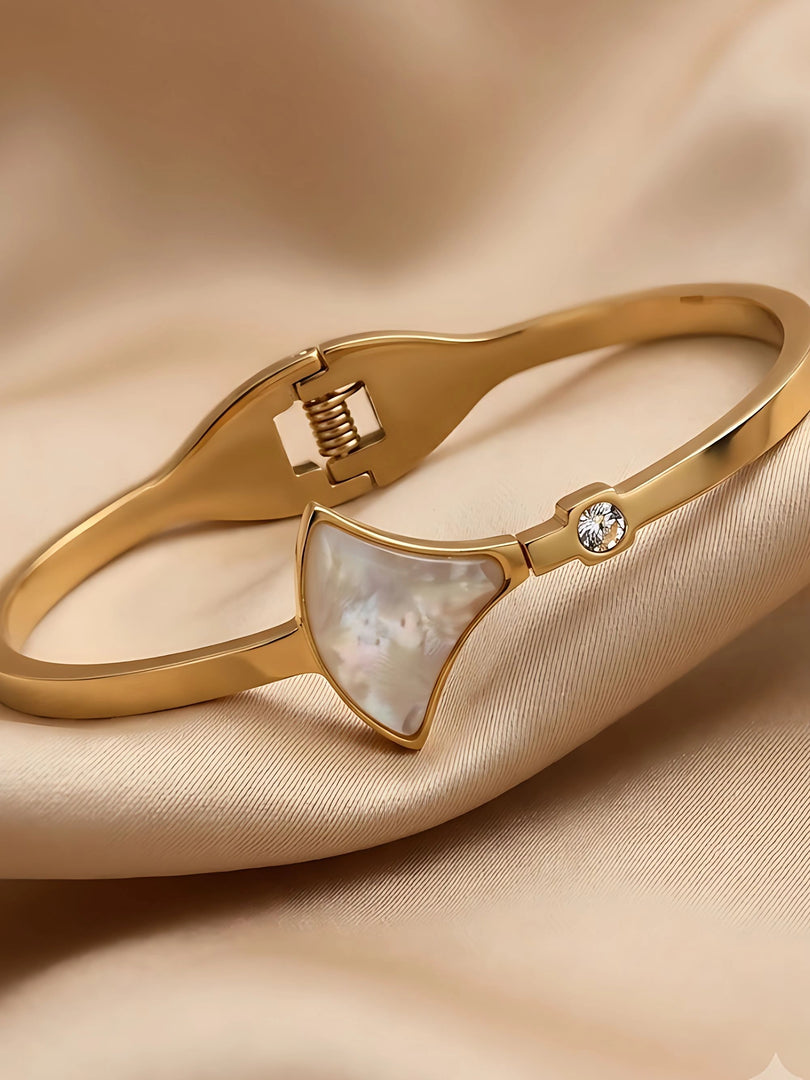 Luna Fan Pearl Bracelet